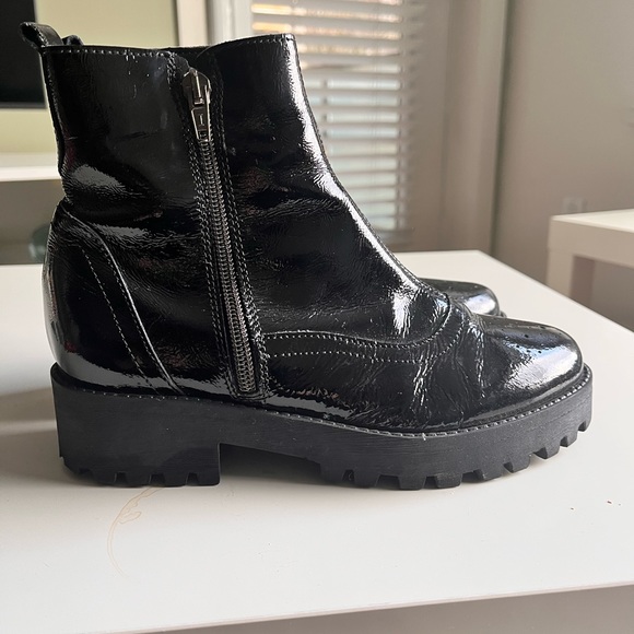 Great shoes but I don’t have anything to style them with! - Picture 2 of 4